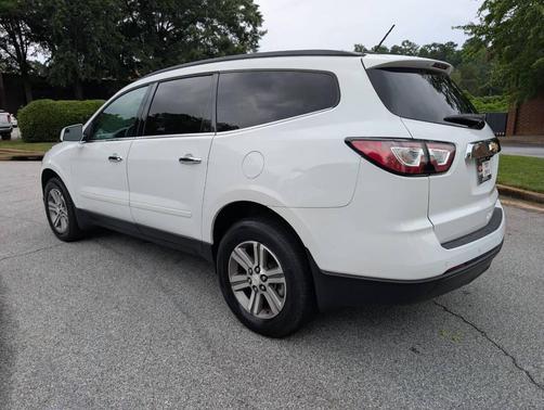 White 2016 Chevrolet Traverse 2LT