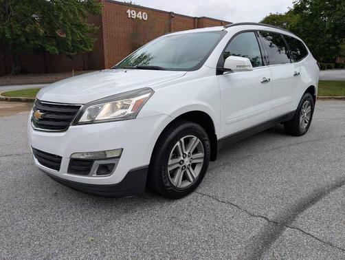 White 2016 Chevrolet Traverse 2LT