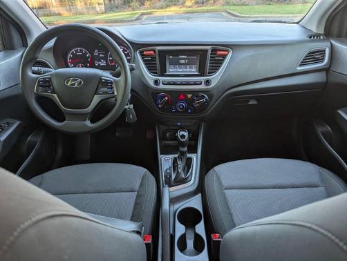 Absolute Black 2022 Hyundai Accent SE