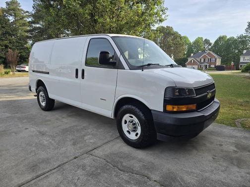 Summit White 2019 Chevrolet Express 2500 Work Van