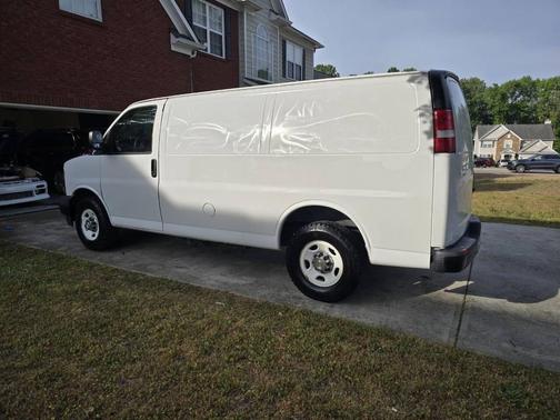 Summit White 2019 Chevrolet Express 2500 Work Van