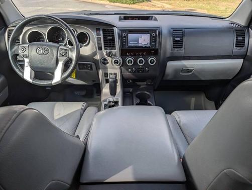 2015 Toyota Sequoia SR5