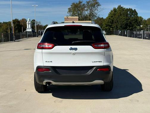 2014 Jeep Cherokee Sport