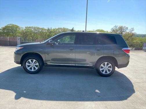 2013 Toyota Highlander SE