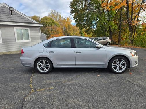 2014 Volkswagen Passat 1.8T Auto SEL Premium