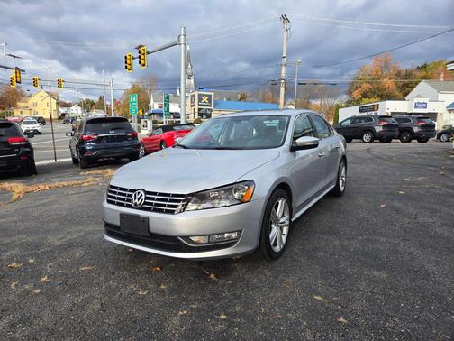 2014 Volkswagen Passat 1.8T Auto SEL Premium