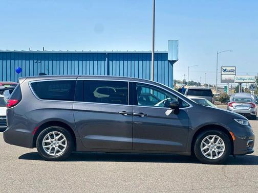 Gray 2023 Chrysler Pacifica Touring L