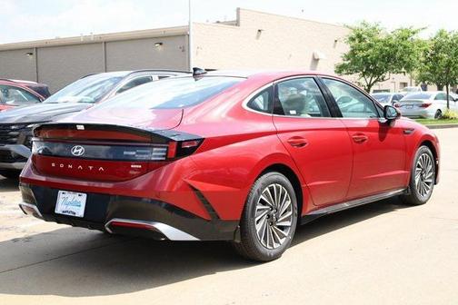 2025 Hyundai SONATA Hybrid SE