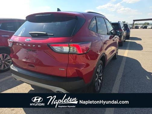 2020 Ford Escape SE