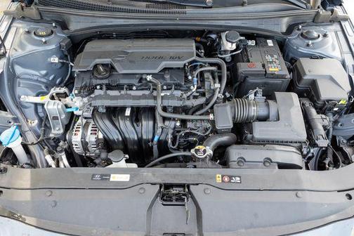 Ecotronic Gray 2025 Hyundai ELANTRA Limited