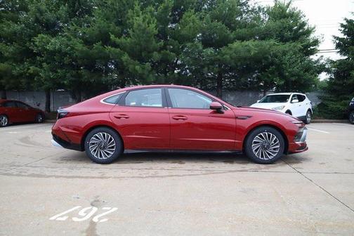 2025 Hyundai SONATA Hybrid Limited