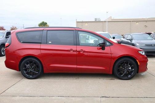 2025 Chrysler Pacifica Limited