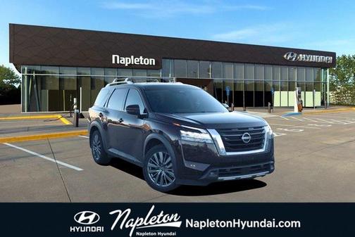 2022 Nissan Pathfinder SL 4WD