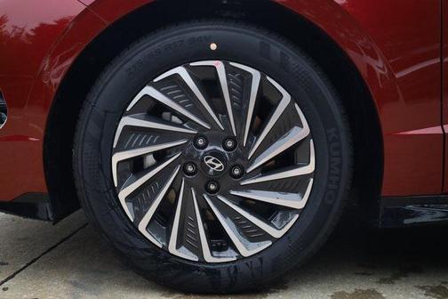 2025 Hyundai SONATA Hybrid Limited