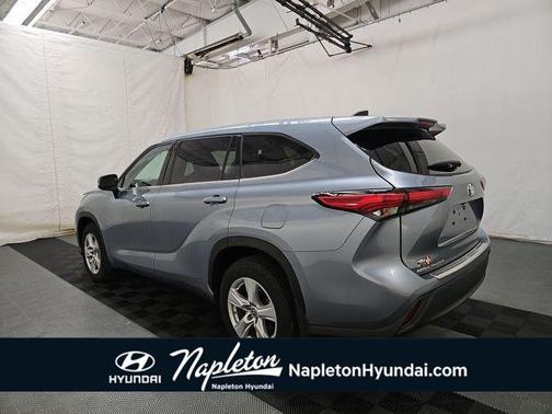 2022 Toyota Highlander LE