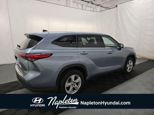 2022 Toyota Highlander LE