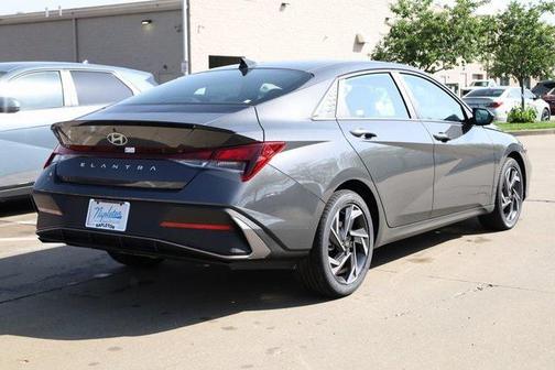 2025 Hyundai ELANTRA Sport