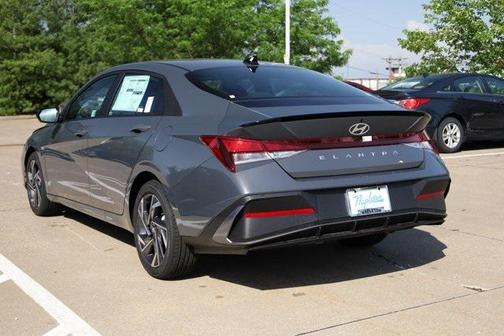 2025 Hyundai ELANTRA Sport