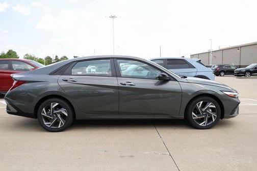 2025 Hyundai ELANTRA Sport