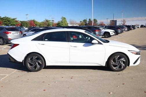 2025 Hyundai ELANTRA Limited