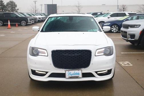 2022 Chrysler 300 Touring