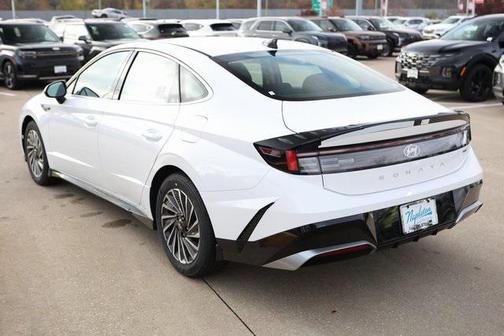 2025 Hyundai SONATA Hybrid SE