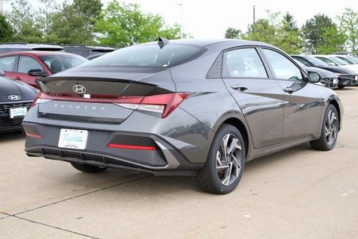 2025 Hyundai ELANTRA Sport