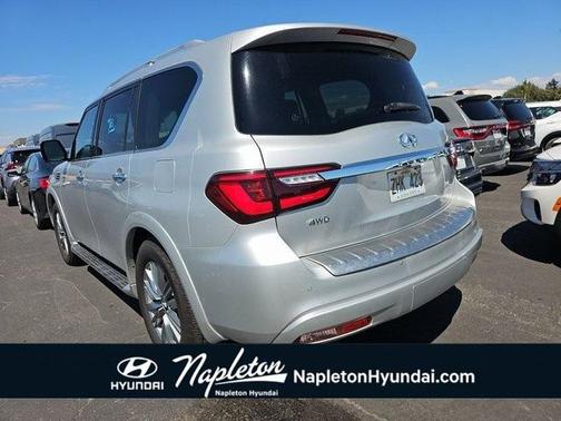 2022 INFINITI QX80 Luxe