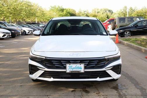 2025 Hyundai ELANTRA SEL