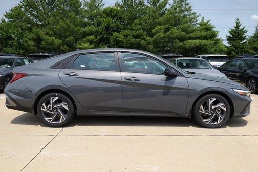 2025 Hyundai ELANTRA Sport