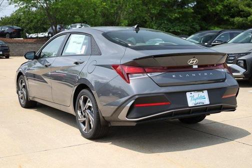 2025 Hyundai ELANTRA Sport