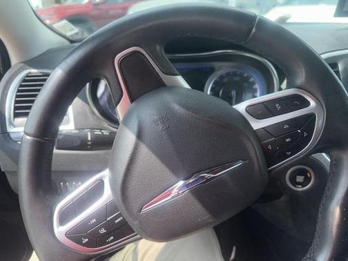 2018 Chrysler 300 Touring