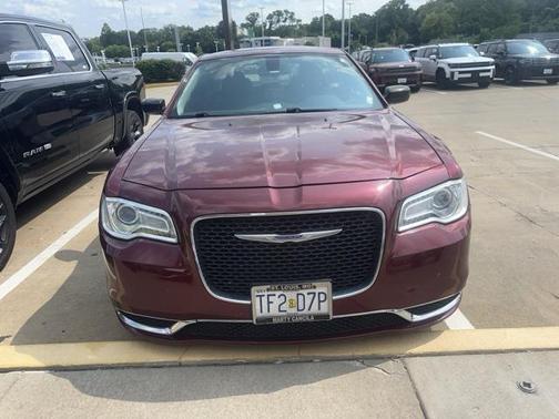 2018 Chrysler 300 Touring