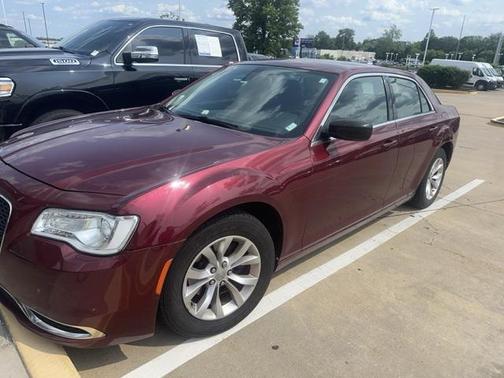 2018 Chrysler 300 Touring