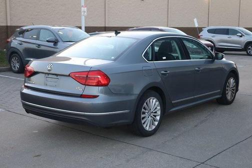 2016 Volkswagen Passat 1.8T SE w/Technology