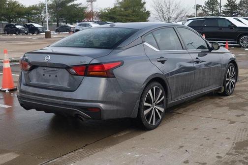 2020 Nissan Altima SR FWD