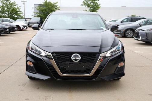 2022 Nissan Altima SR FWD