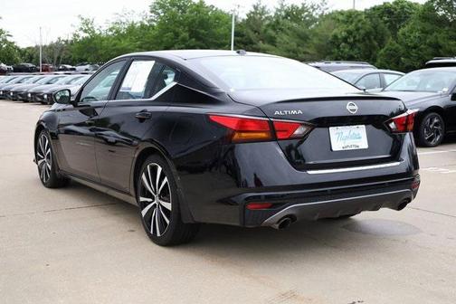 2022 Nissan Altima SR FWD