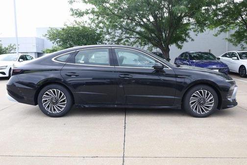 2025 Hyundai SONATA Hybrid SE