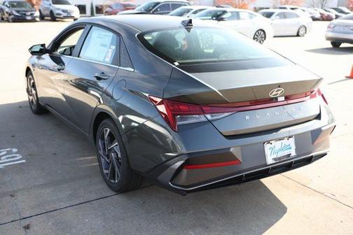 2025 Hyundai ELANTRA SEL
