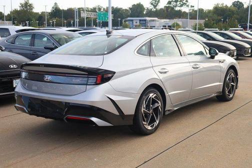 2026 Hyundai SONATA SEL