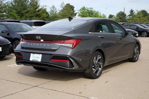 2025 Hyundai ELANTRA Limited