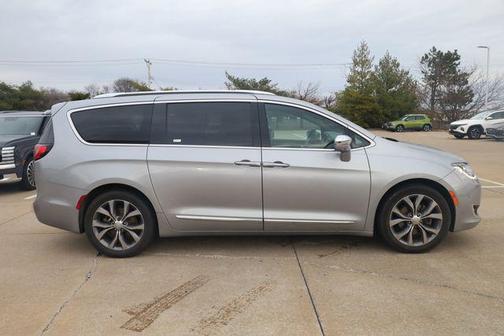 2019 Chrysler Pacifica Limited
