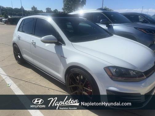 2017 Volkswagen Golf GTI 2.0T SE 4-Door