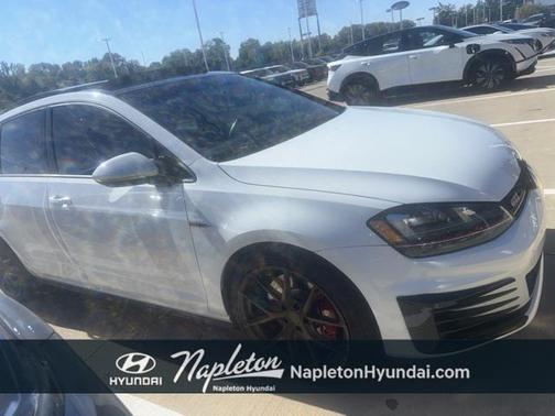 2017 Volkswagen Golf GTI 2.0T SE 4-Door