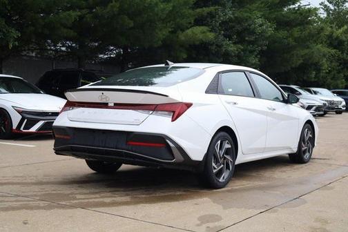 2025 Hyundai ELANTRA Sport