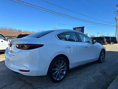 2022 Mazda Mazda3 FWD w/Preferred Package