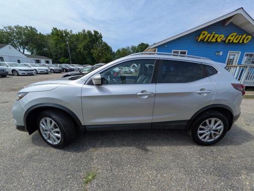 Silver 2020 Nissan Rogue Sport SV