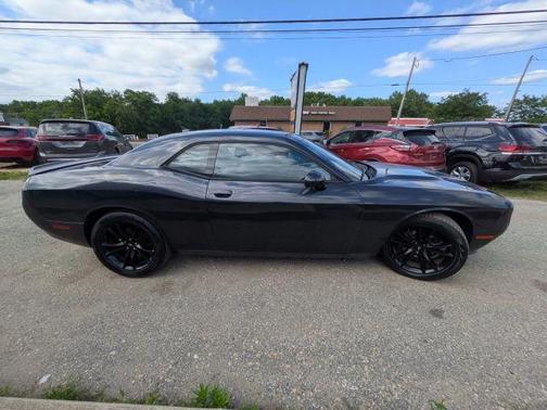 Black 2017 Dodge Challenger SXT