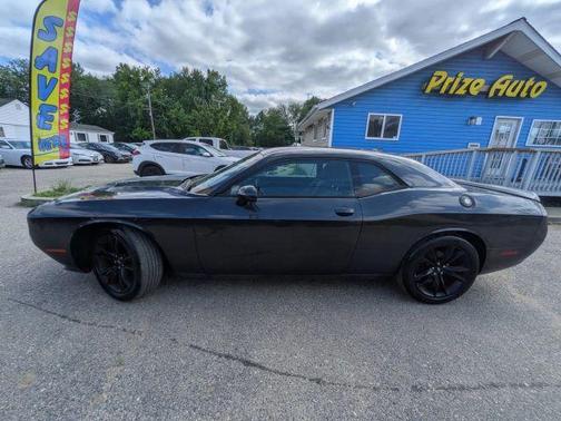 Black 2017 Dodge Challenger SXT